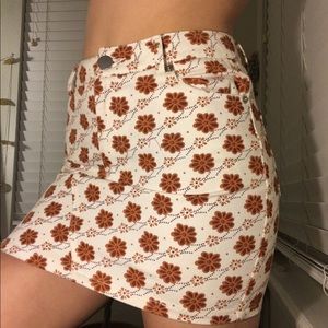 70s style white flower skirt